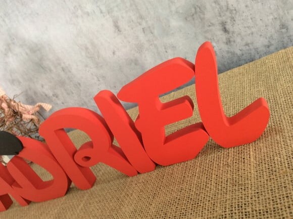 Nomes de MDF- Letra Disney - Mesa