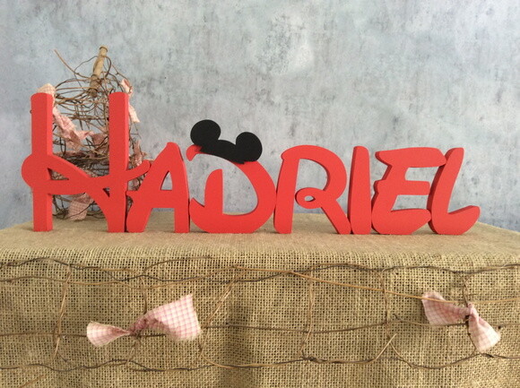 Nomes de MDF- Letra Disney - Mesa