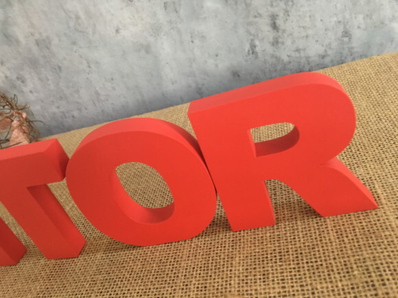 Nomes de Mesa Em MDF Linha Letras de Forma