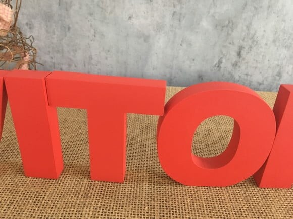 Nomes de Mesa Em MDF Linha Letras de Forma
