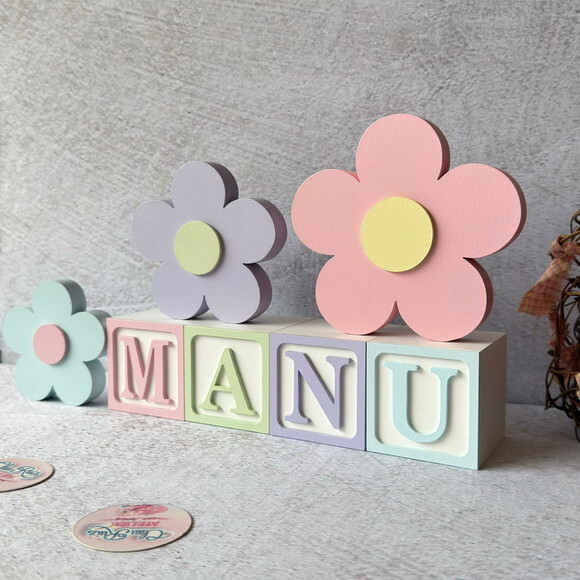 Tons Pastel Cubos 6x6cm e Trio de Flor Decoração Bebê