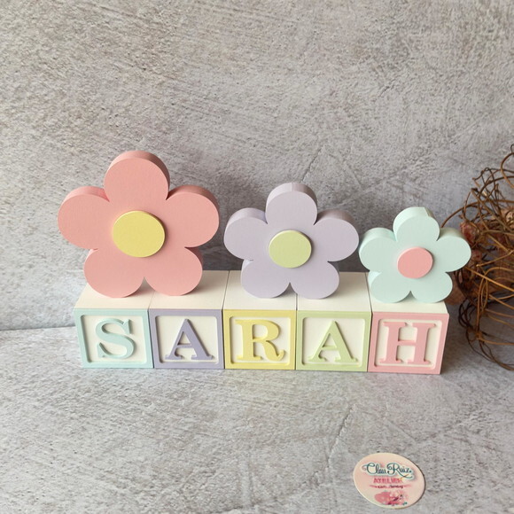Tons Pastel Cubos 6x6cm e Trio de Flor Decoração Bebê