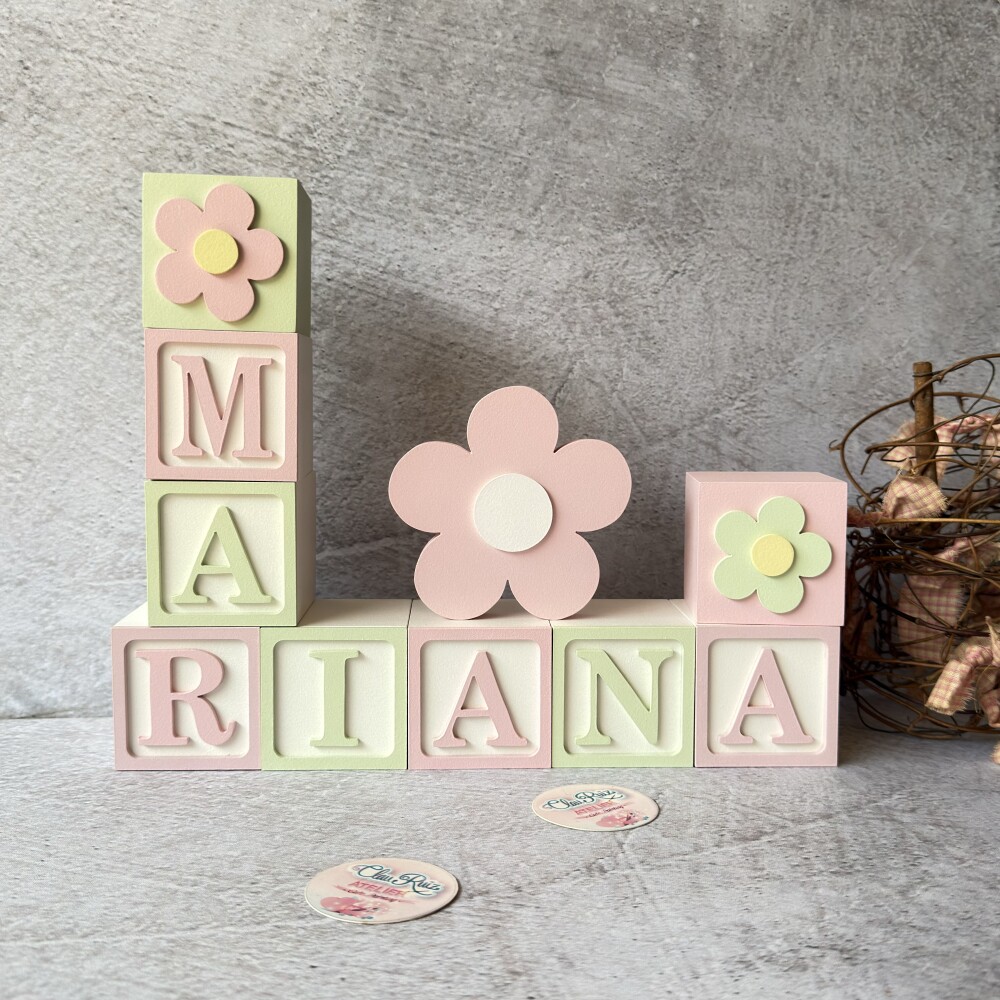 Cubos Decorativos Nome do Bebê 6x6 cm com Flor em MDF Tons Paste