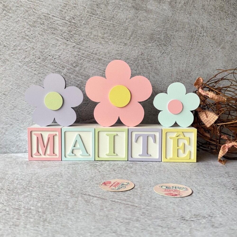 Cubos Decorativos Personalizados 6x6 cm com Trio de Flores em MDF