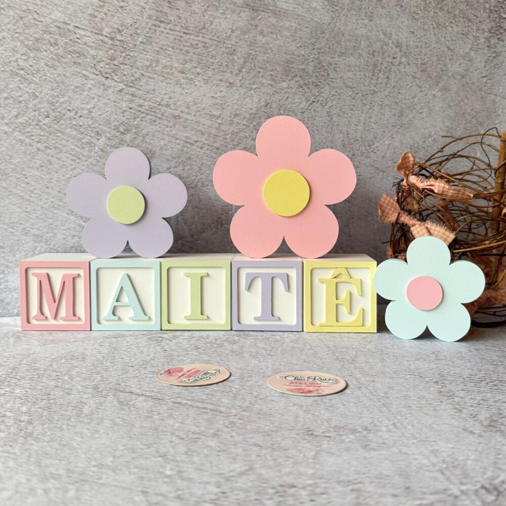 Cubos Decorativos Personalizados 6x6 cm com Trio de Flores em MDF