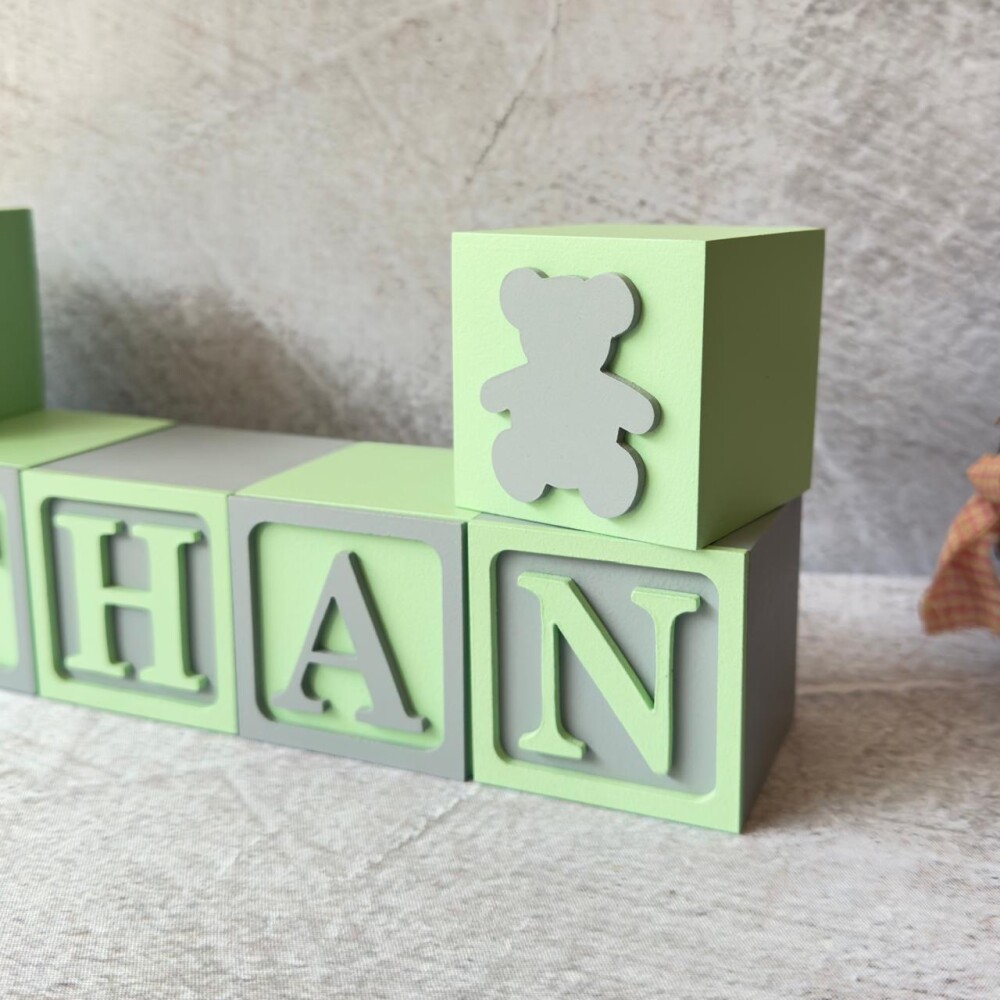Cubos Personalizados em MDF com Nome e Urso para Quarto de Bebê
