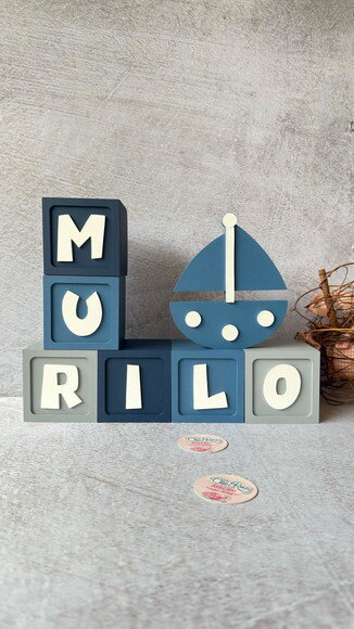 Barquinho Enfeite + Nomes em Cubo - Decoração Bebê