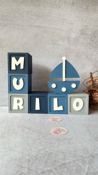 Barquinho Enfeite + Nomes em Cubo - Decoração Bebê