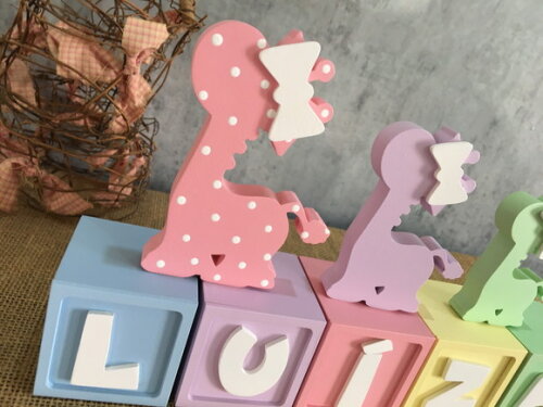 CANDY COLORS - Cubos 6x6cm + Trio de Girafas Laço