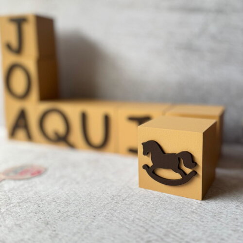 Cavalinho de Balanço + Cubos 6x6cm Ts Decoração Bebê