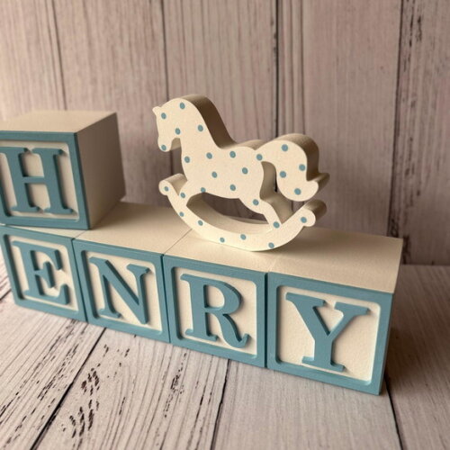 Decoração Bebê - Cubos 6x6cm + Cavalinho de Balaço