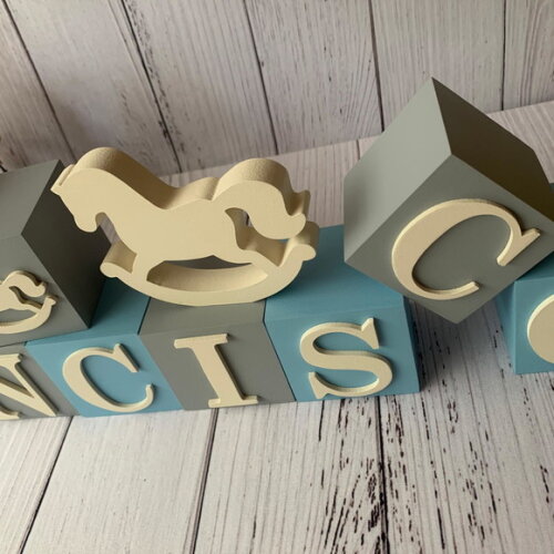 Decoração Bebê - Cubos 6x6cm + Cavalinho de Balaço