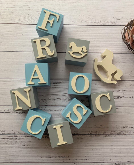 Decoração Bebê - Cubos 6x6cm + Cavalinho de Balaço