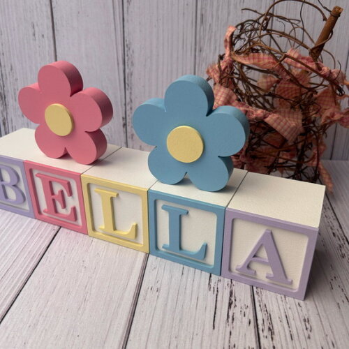 Decoração Bebê - Cubos 6x6cm Candy Ts + Dupla de Flor