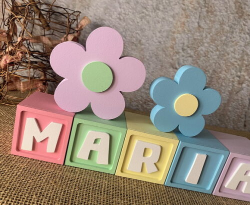 Decoração Bebê - Cubos 6x6cm Candy Ts + Dupla de Flor