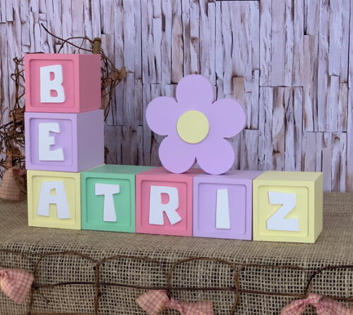 Decoração Bebê - Cubos 6x6cm Candy Ts + Flor Mesa