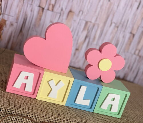 Decoração Bebê - Cubos 6x6cm Candy Ts + Flor Mesa