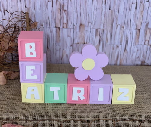 Decoração Bebê - Cubos 6x6cm Candy Ts + Flor Mesa