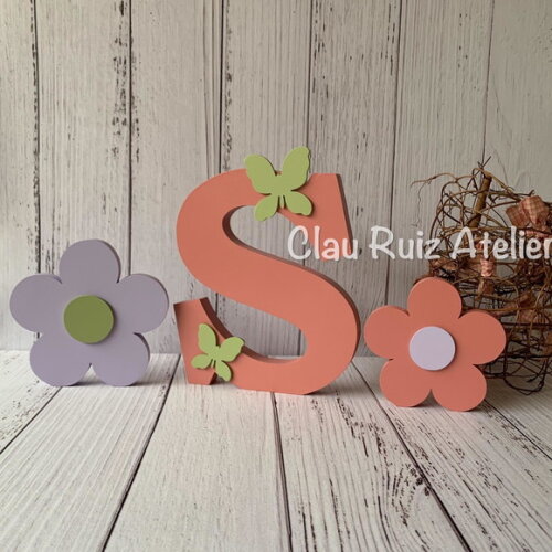 Iniciais 18cm + Dupla de Flor - Decoração Bebê
