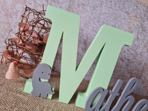 Letras de mdf -nomes 18cm Dinossauro