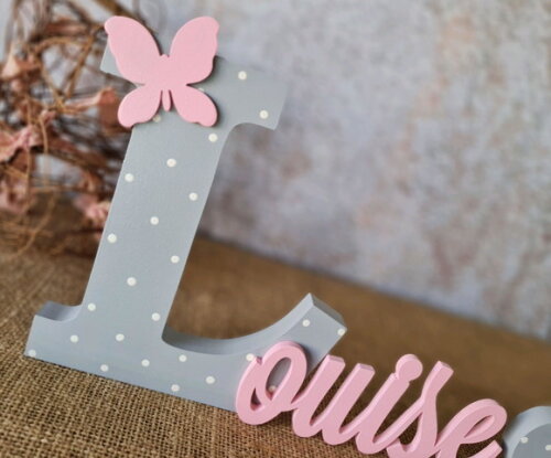Letras Decorativas em MDF PERSONALIZADO 18cm + Coração