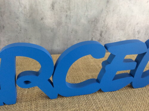 Nomes de mdf - Letra Disney - Mesa