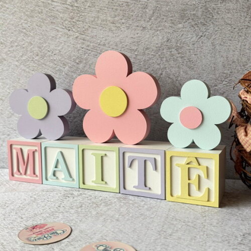 Tons Pastel Cubos 6x6cm e Trio de Flor Decoração Bebê