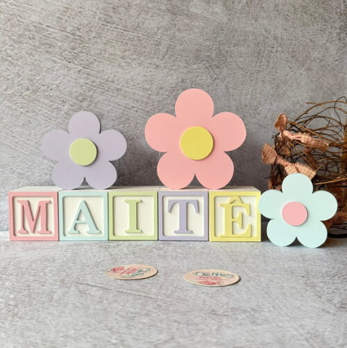 Tons Pastel Cubos 6x6cm e Trio de Flor Decoração Bebê