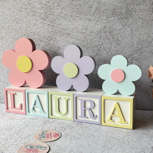 Tons Pastel Cubos 6x6cm e Trio de Flor Decoração Bebê
