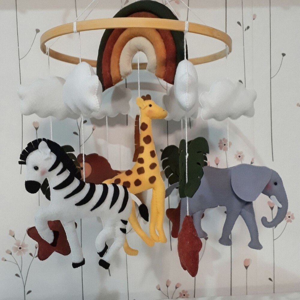 Móbile Safari Selva em Feltro para Berço | Decoração Infantil