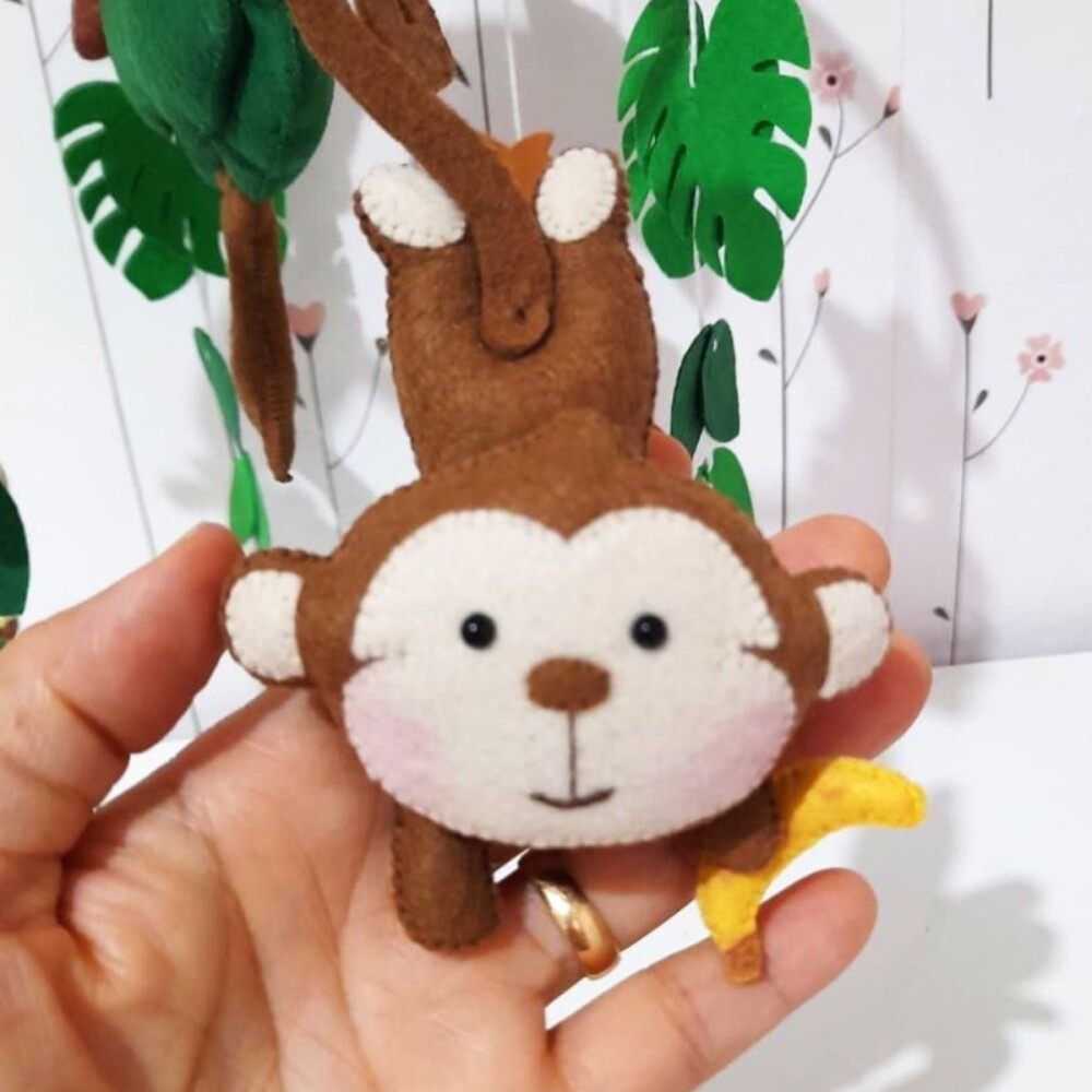 Móbile Safari Bebê em Feltro para Berço | Decoração Quarto I