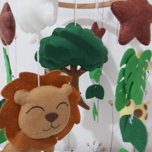 Móbile Safari Bebê em Feltro para Berço | Decoração Quarto I