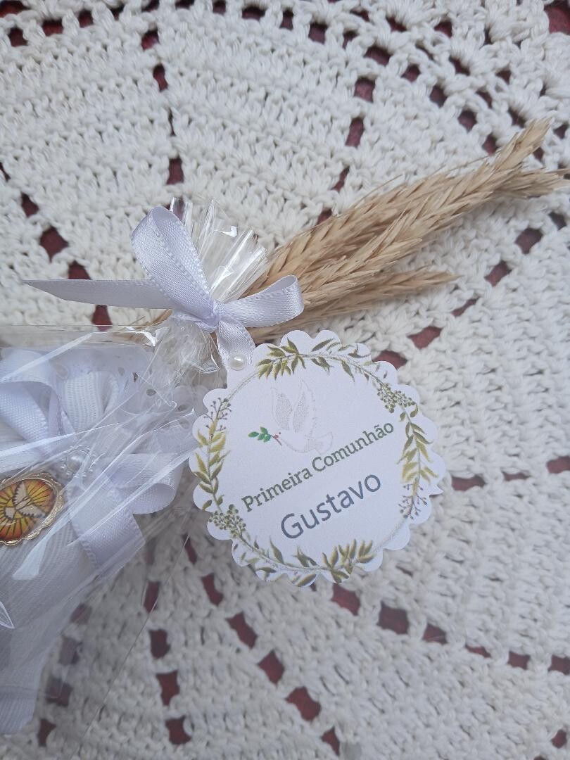 lembrancinha primeira comunhão com tag personalizada