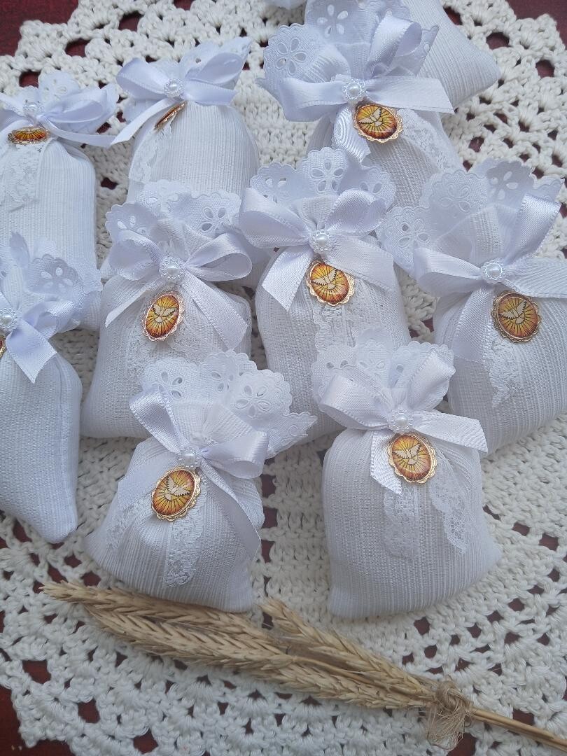 lembrancinha primeira comunhão com tag personalizada