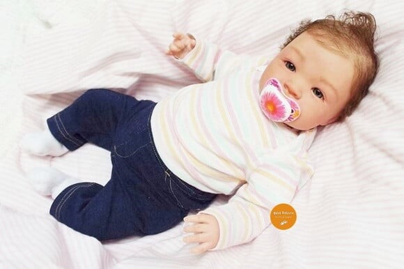 Bebê Reborn Menina Bebê Realista Lindíssima com Enxoval