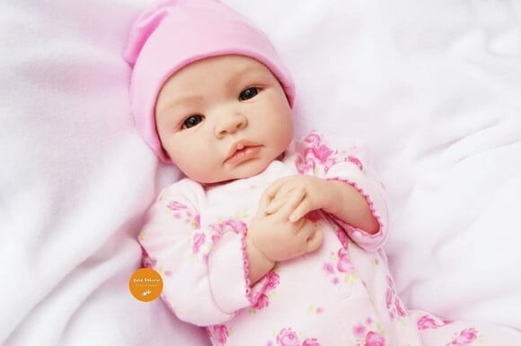 Bebê Reborn Menina Bebê Mais Realista com Detalhes Reais