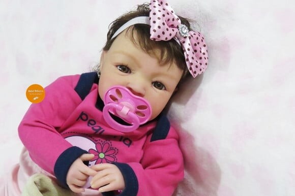 Bebê Reborn Menina com Detalhes Reais Recém Nascida