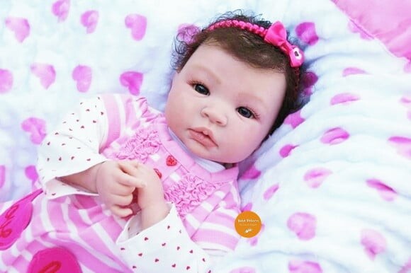 Bebê Reborn Menina com Detalhes de Um Bebê de Verdade