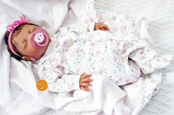 Bebê Reborn Menina Linda e Realista Toda em Silicone Sólido