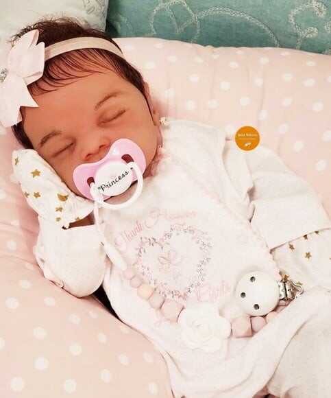 Bebê Reborn Menina Parece de Verdade Toda em Silicone Sólido