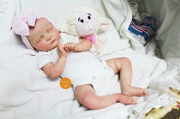 Bebê Reborn Menina Princesinha Parece de Verdade Promoção