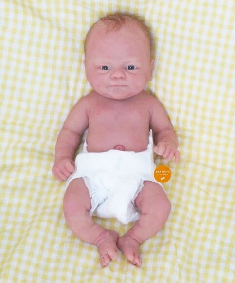 Bebê Reborn Menina Parece de Verdade Toda em Silicone Sólido