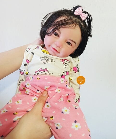 Bebê Reborn Menina Silicone Sólido Realista Mama e Faz Xixi