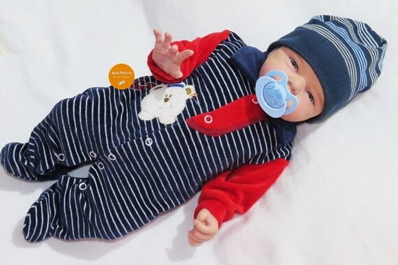 Bebê Reborn Menino Articulável Siliconado com Enxoval