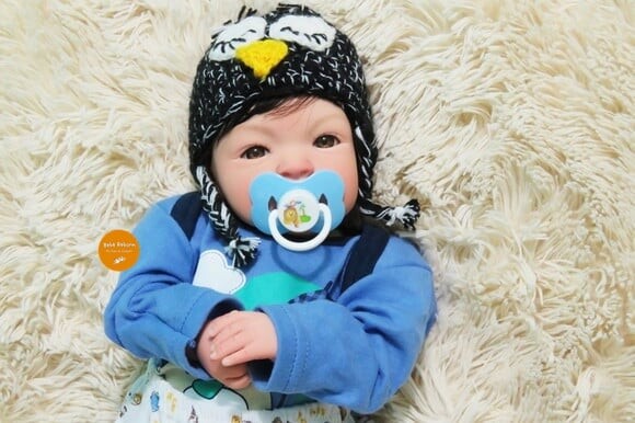 Bebê Reborn Menino Bebê Realista com Enxoval e Chupeta