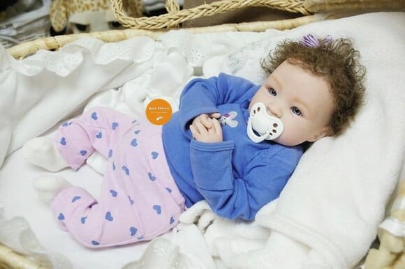 Bebê Reborn Menino Detalhes Reais de Um Bebê de Verdade
