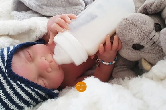 Bebê Reborn Menino Toda em Silicone Sólido Pode Dar Banho