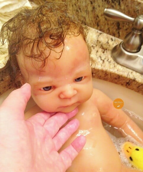 Bebê Reborn Menino Todo em Silicone Sólido com Lindo Enxoval