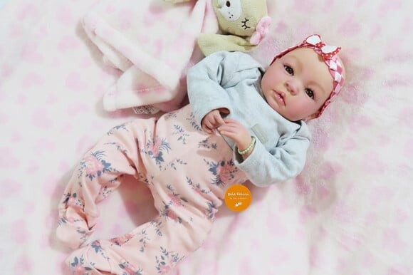 Boneca Bebê Reborn Menina Bebê Realista Barato com Enxoval