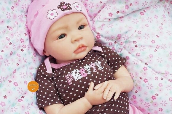 Boneca Bebê Reborn Menina Linda e Perfeitinha com Enxoval